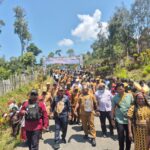 Gubernur Provinsi Papua tengah didampingi Bupati dna Wakil bupati Intan Jaya serta FORKAPIMDA mengunjungi SSH di SD YPPK Bilogai ,Selasa,(15/2026)/foto.kalis